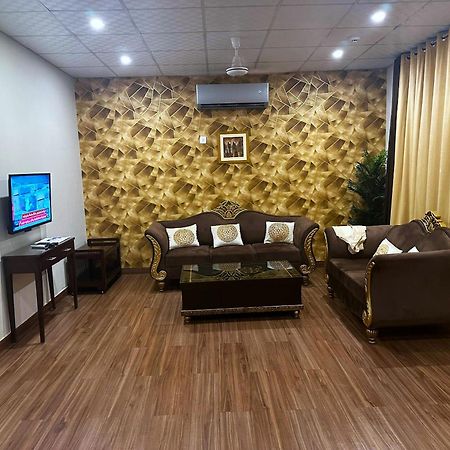 Luxury Apartment In Dha Phase 8, Near Allama Iqbal International Airport Lahore Extérieur photo