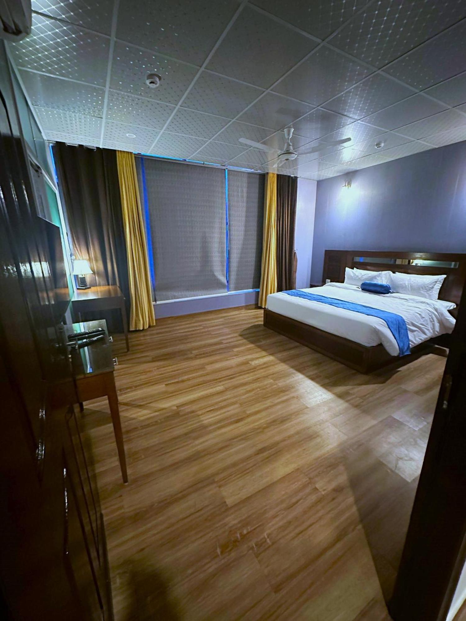 Luxury Apartment In Dha Phase 8, Near Allama Iqbal International Airport Lahore Extérieur photo