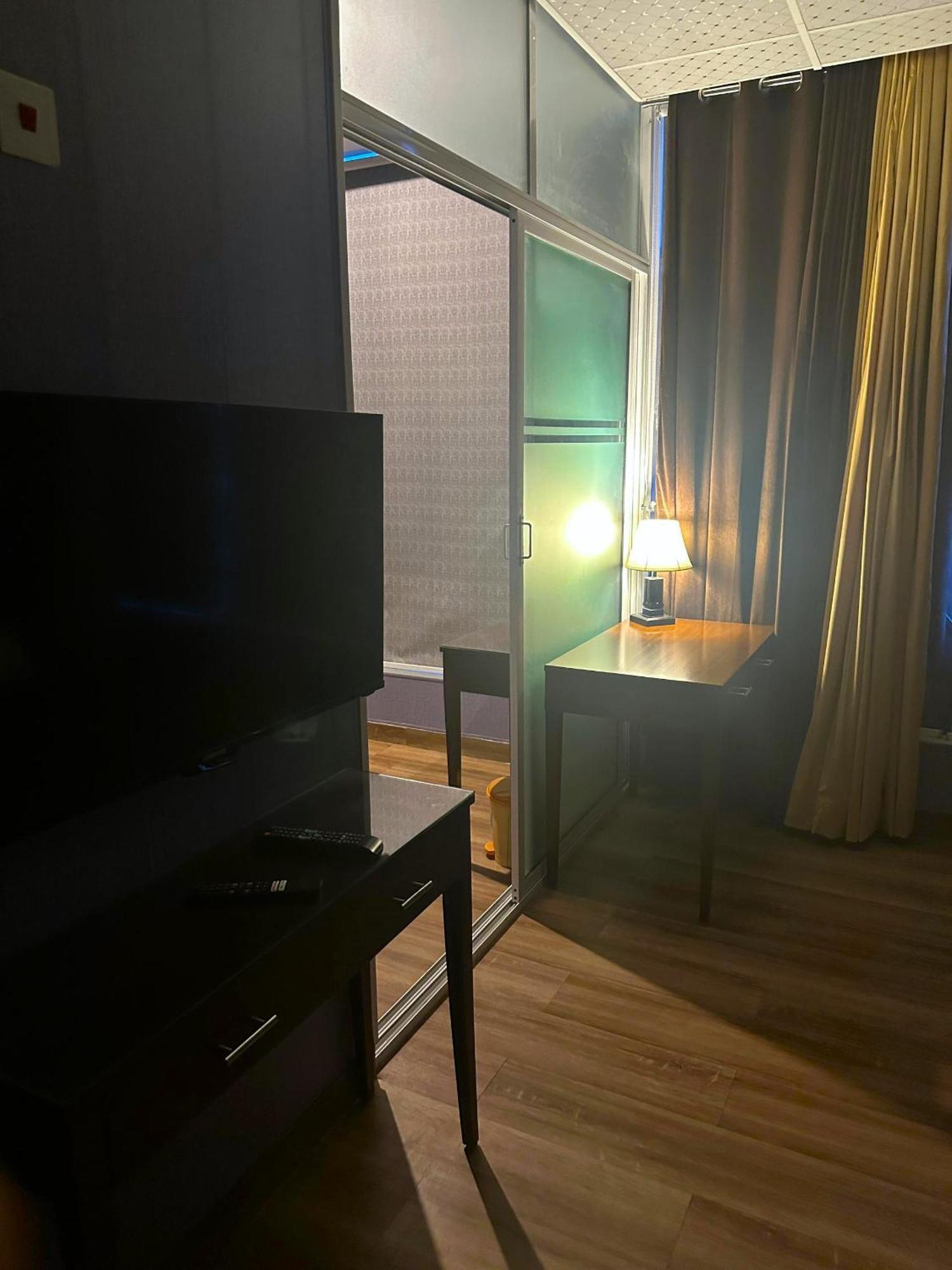 Luxury Apartment In Dha Phase 8, Near Allama Iqbal International Airport Lahore Extérieur photo