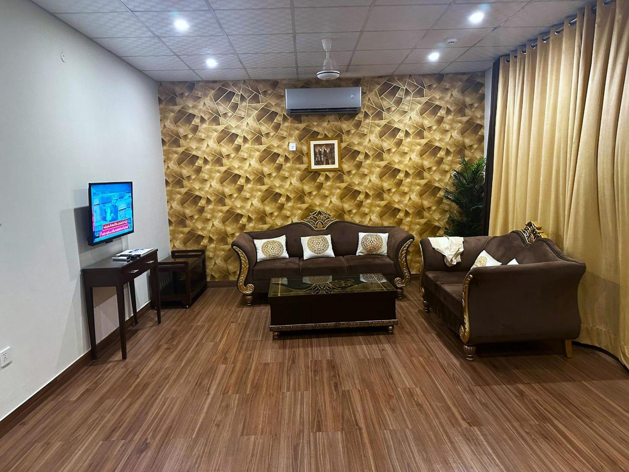 Luxury Apartment In Dha Phase 8, Near Allama Iqbal International Airport Lahore Extérieur photo