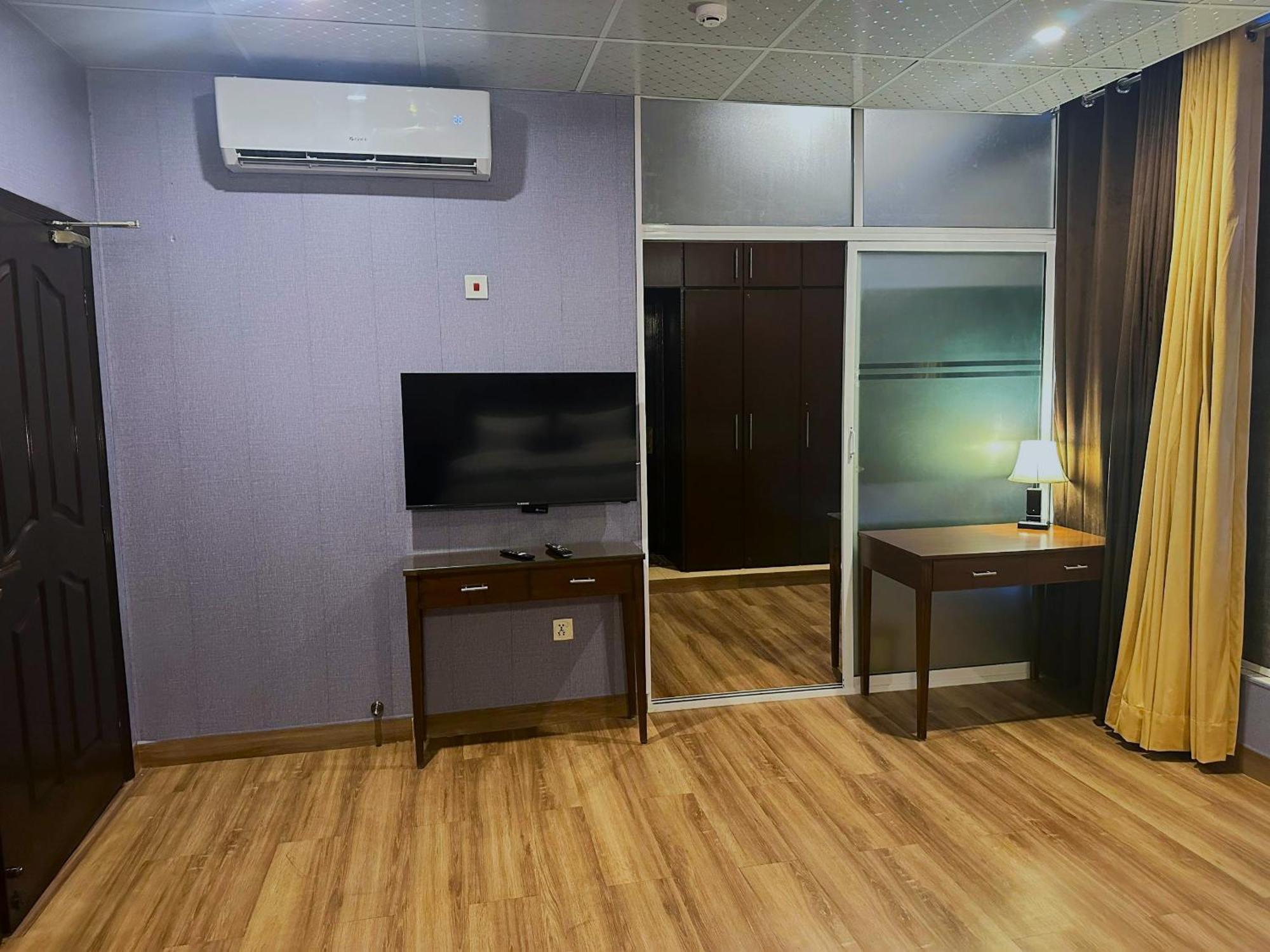 Luxury Apartment In Dha Phase 8, Near Allama Iqbal International Airport Lahore Extérieur photo