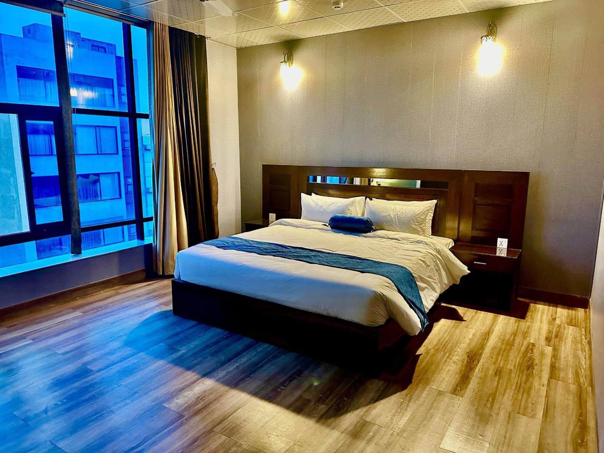 Luxury Apartment In Dha Phase 8, Near Allama Iqbal International Airport Lahore Extérieur photo